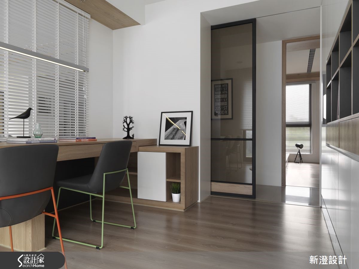 設計師為 63 坪宅邸注入大量純白色調，卻因為融合各種